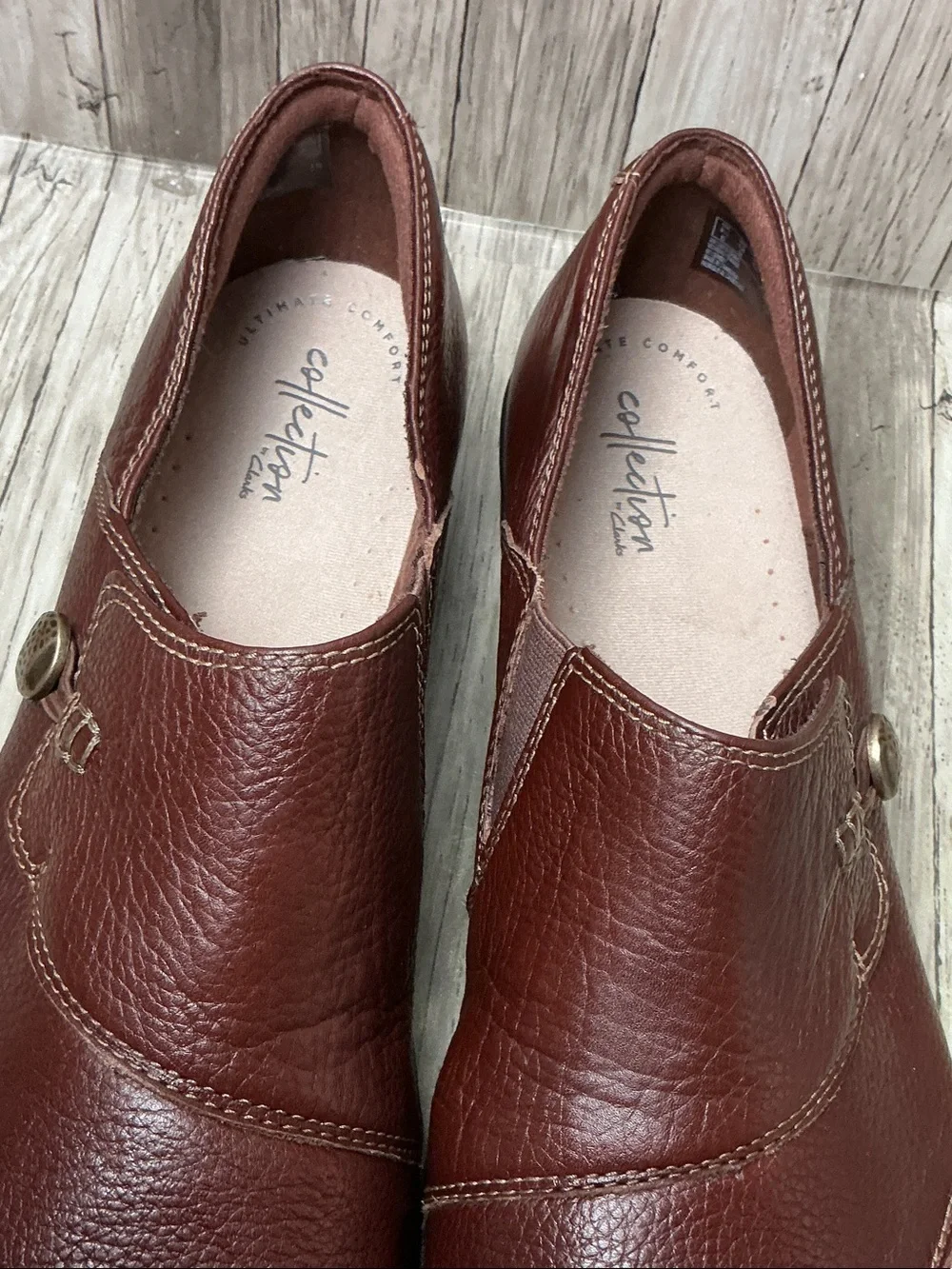 Clarks Women’s Chestnut Brown Leather Slip-On Loafers